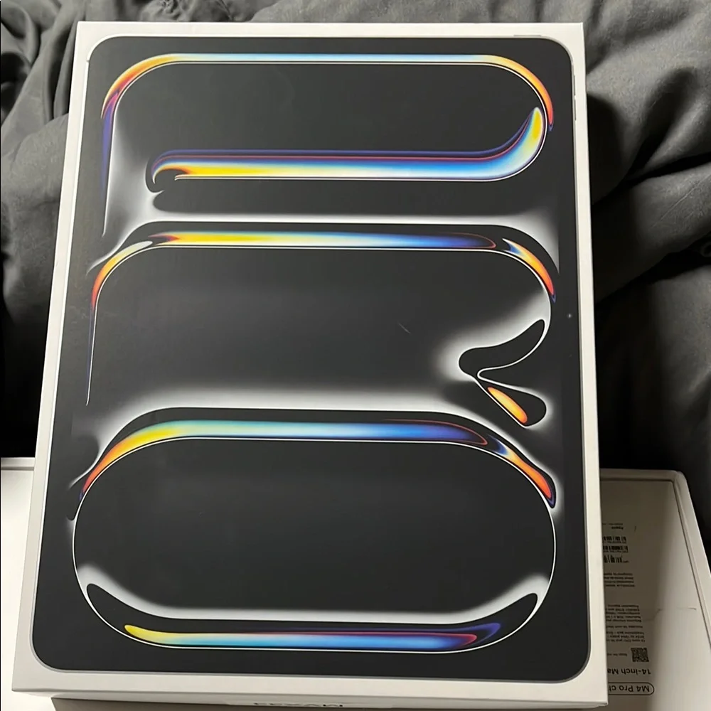 Apple empty box