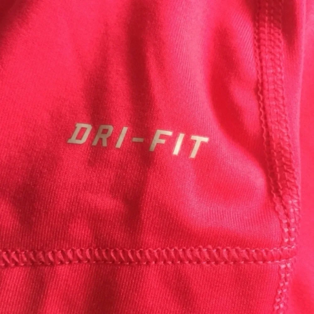 Nike Women’s Dri Fit Top Small