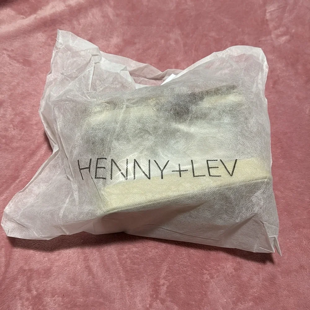 Henny+Lev new package