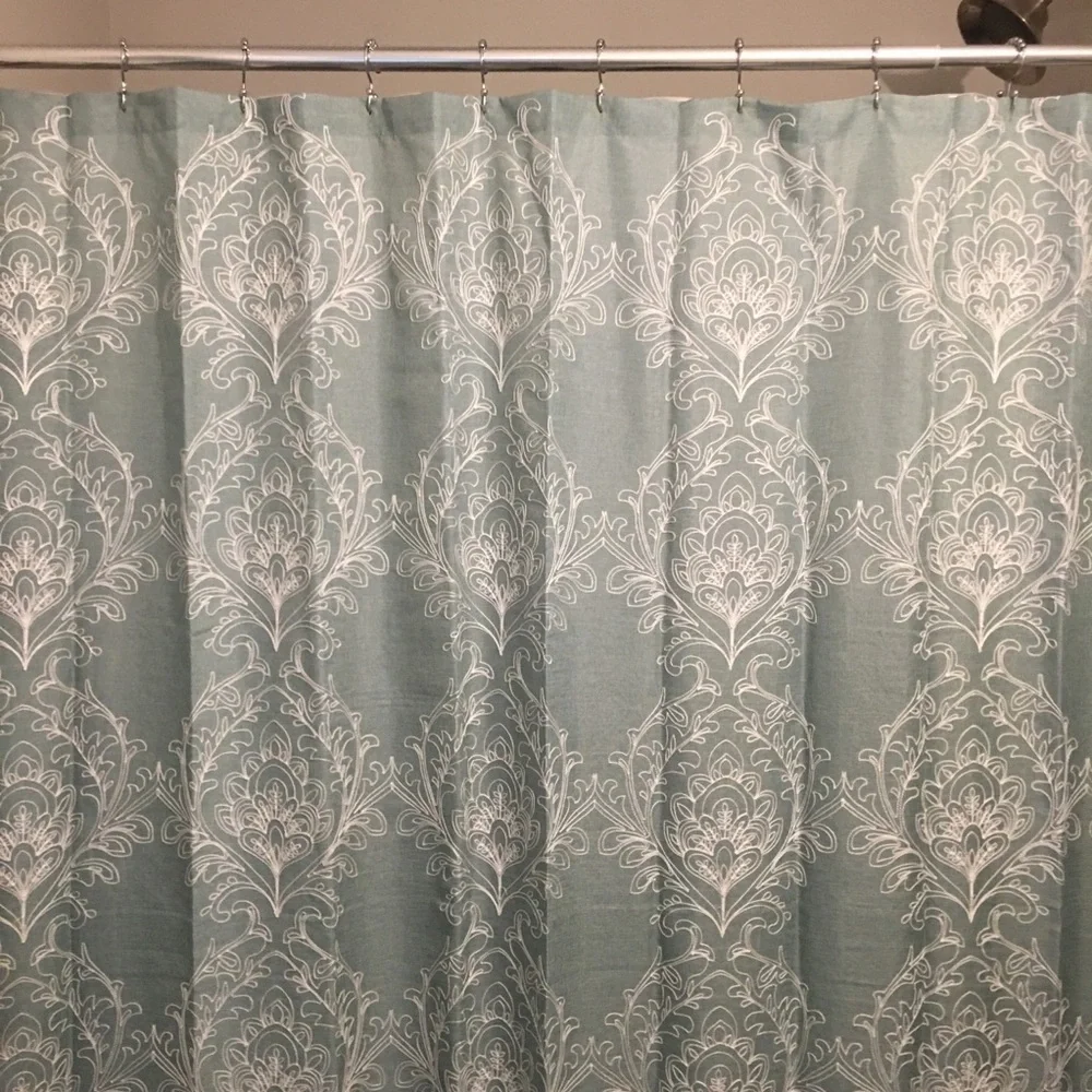 Shower curtain embroidery Green & white Room & Retreat NWOT