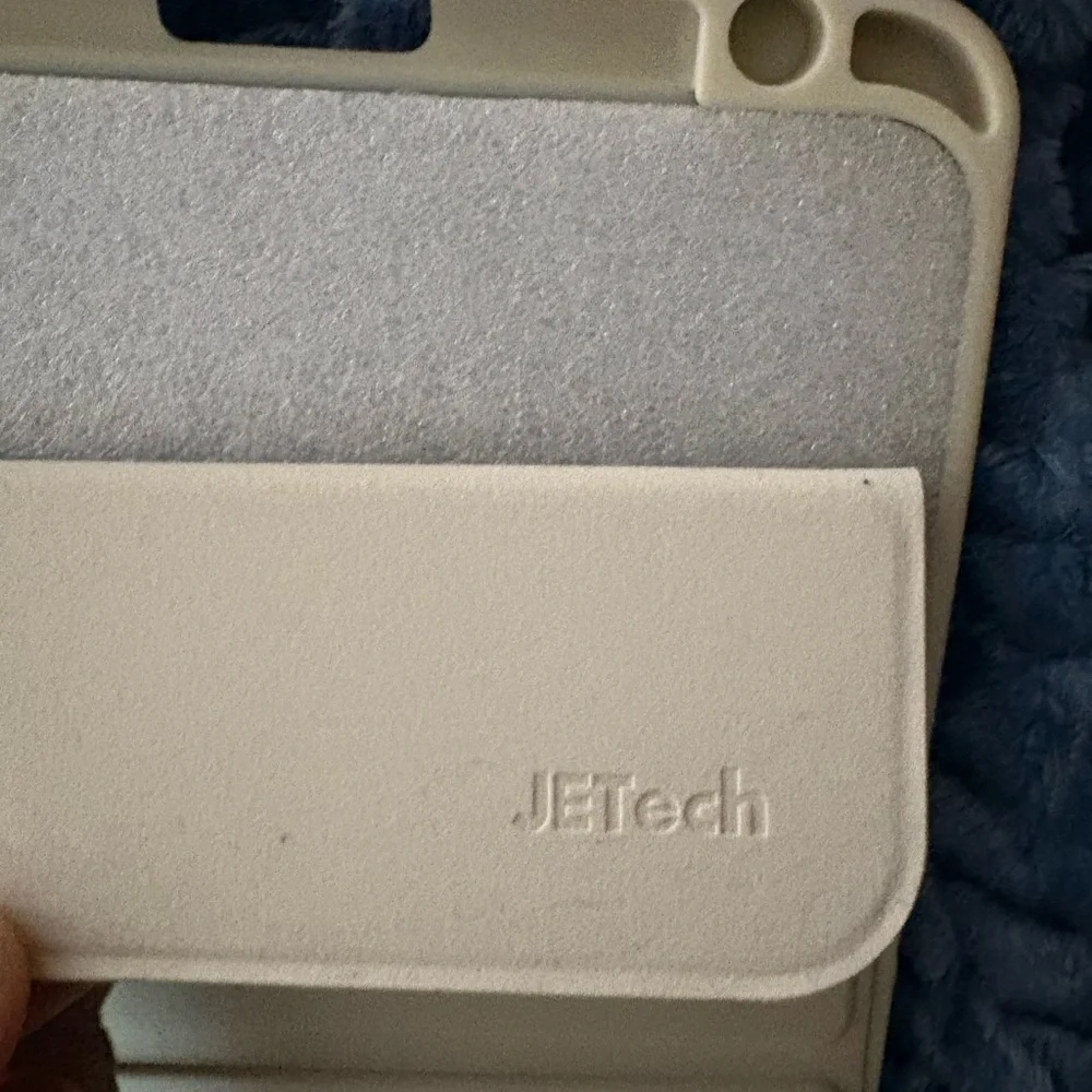 JETech nwt cream