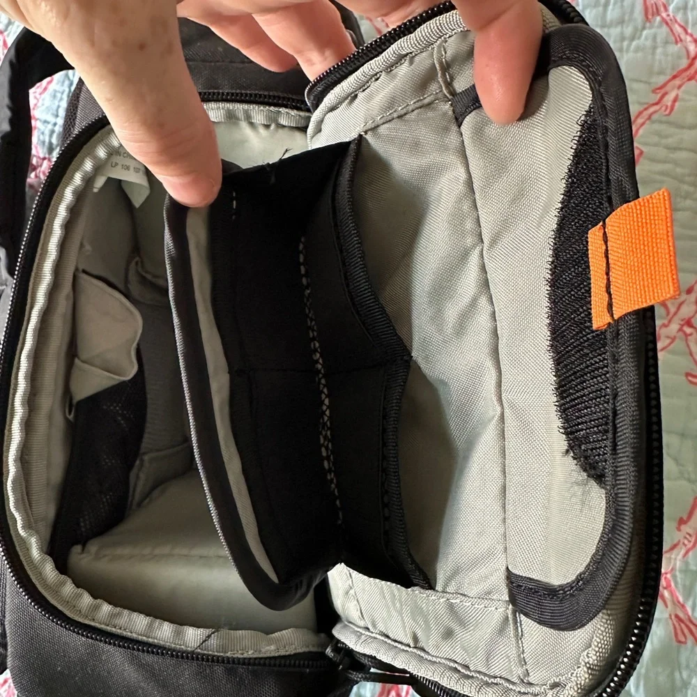 LowePro slingshot camera
