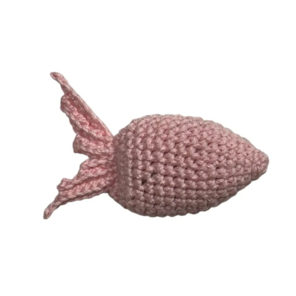 100% handmade crochet fish toy for cats with catnip inside! 100% cotton yarn.