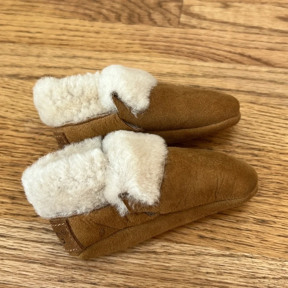 UGG Baby Infant Suede Booties Slipper Shoes 4-12M (Size 2/3)