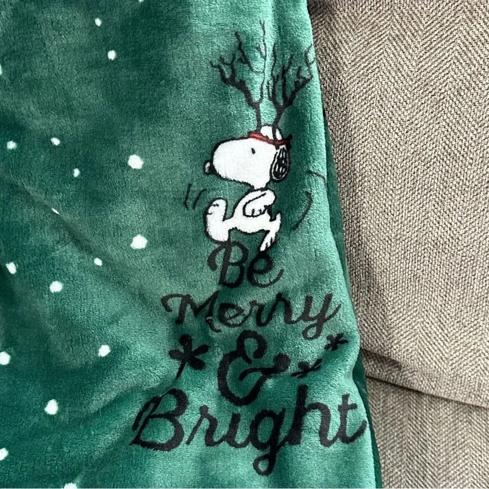 NWT-Peanuts Green 60x70” Velvet Loft Throw Blanket by Berkshire Blanket & Home