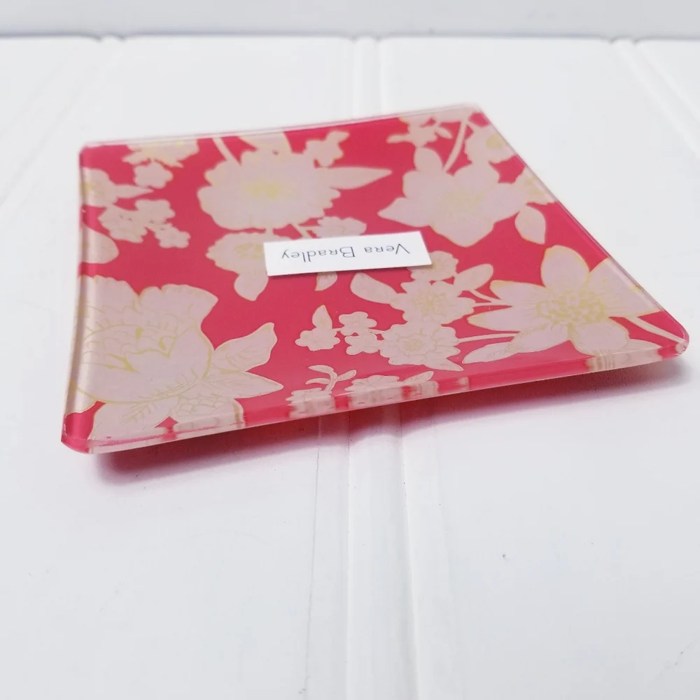 Vera Bradley staging measurements