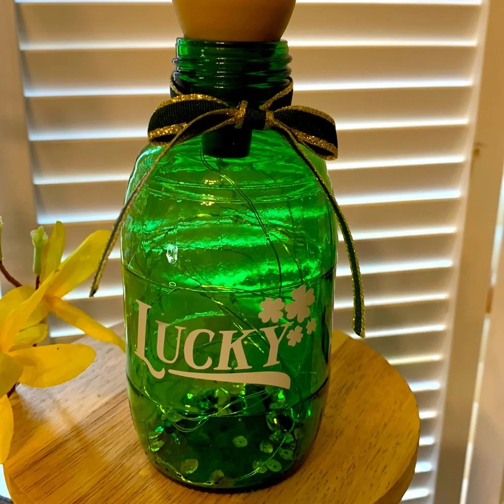 Hand Crafted- ‘Lucky’ green barrel solar lantern