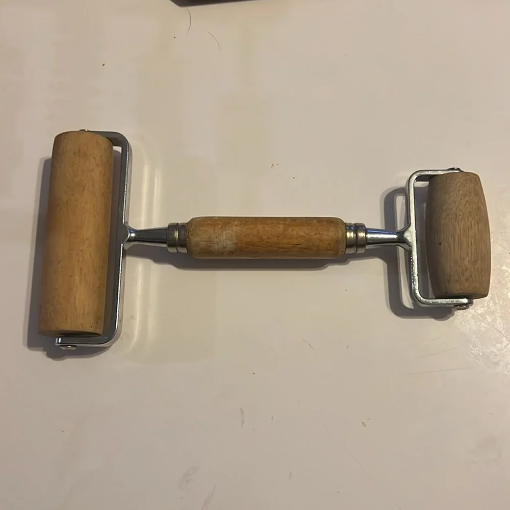 Pampered Chef Wooden Double Ended Pizza/Pastry Rolling Pin