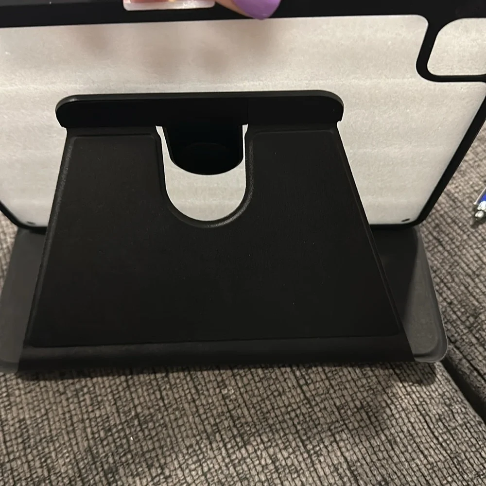 NWT Protective case for iPad Pro 11 inch 3/4