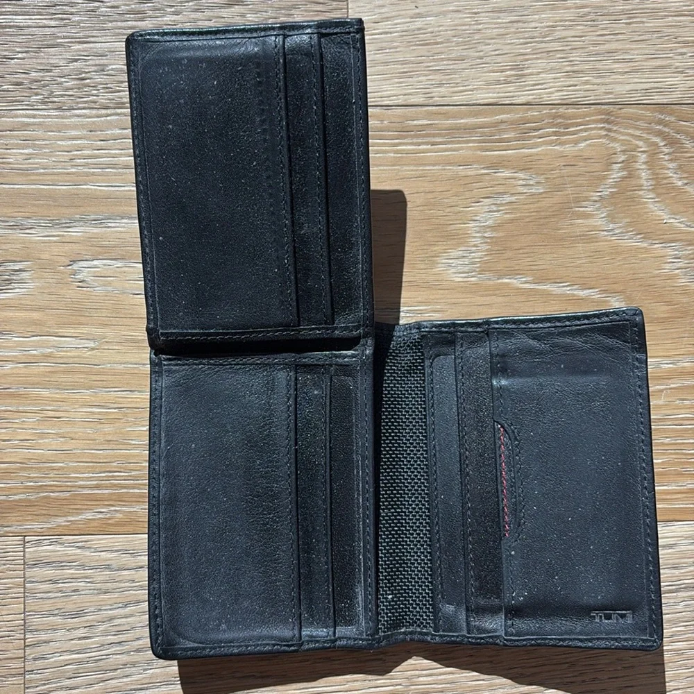 Tumi black men’s