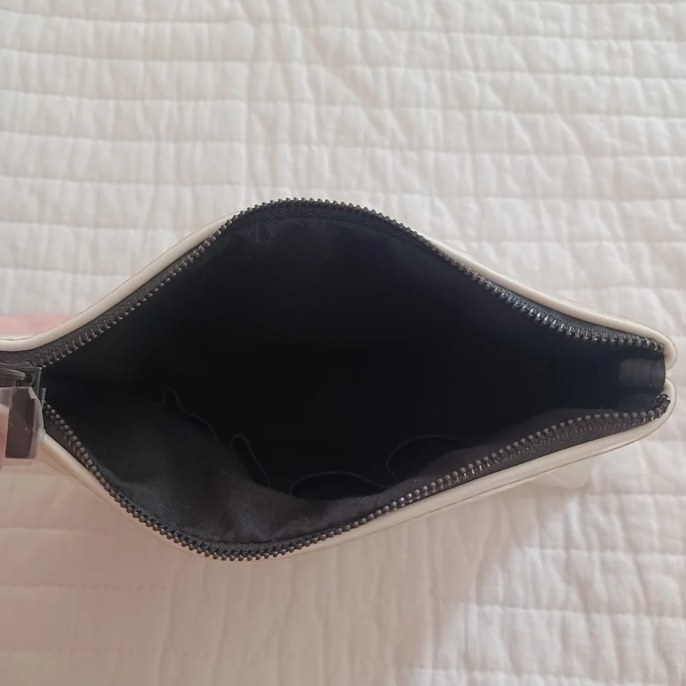 Yves Saint Laurent excellent used