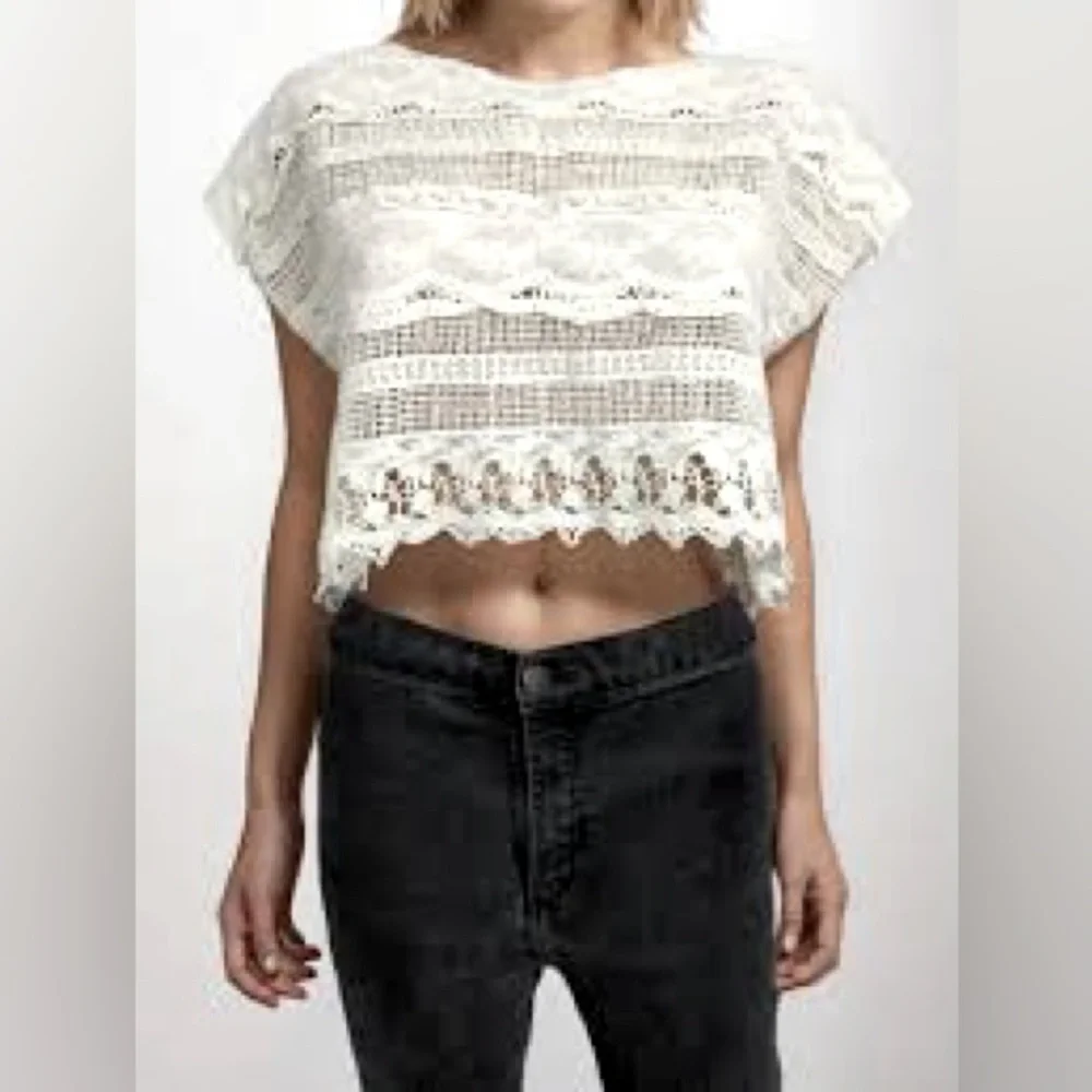 Abound Cropped Boho Lace Top.  NWOT size S.