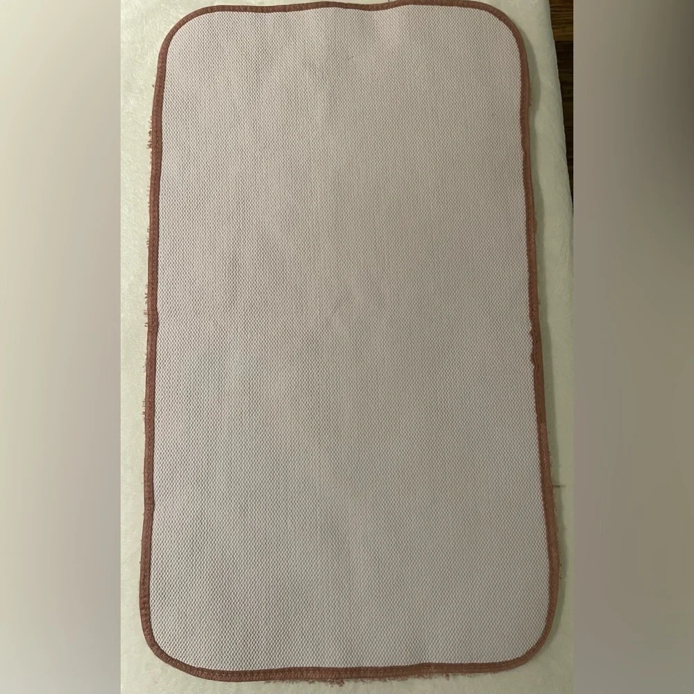 Mohawk Home Bath Rug Luxurious Softness 20”x34” Style: Acclaim Color: Blush NWT