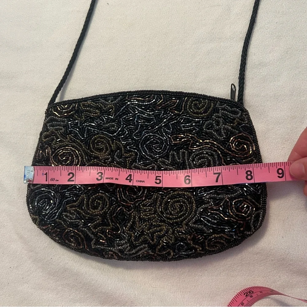 N/A one zipper has