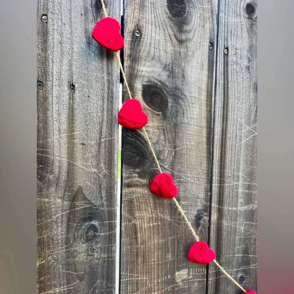 Beautiful MINI size heart garland. Ideal for any room. Adds warmth & charm.
