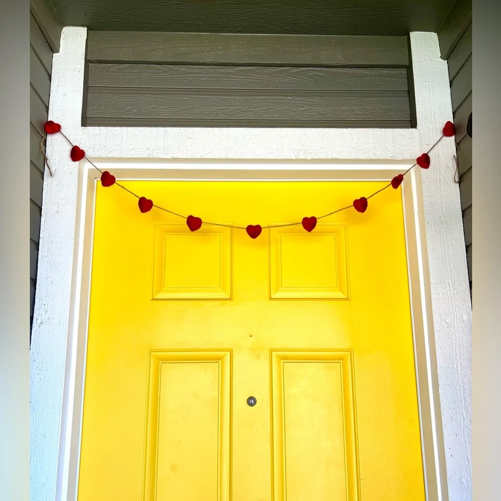 Beautiful MINI size heart garland. Ideal for any room. Adds warmth & charm.