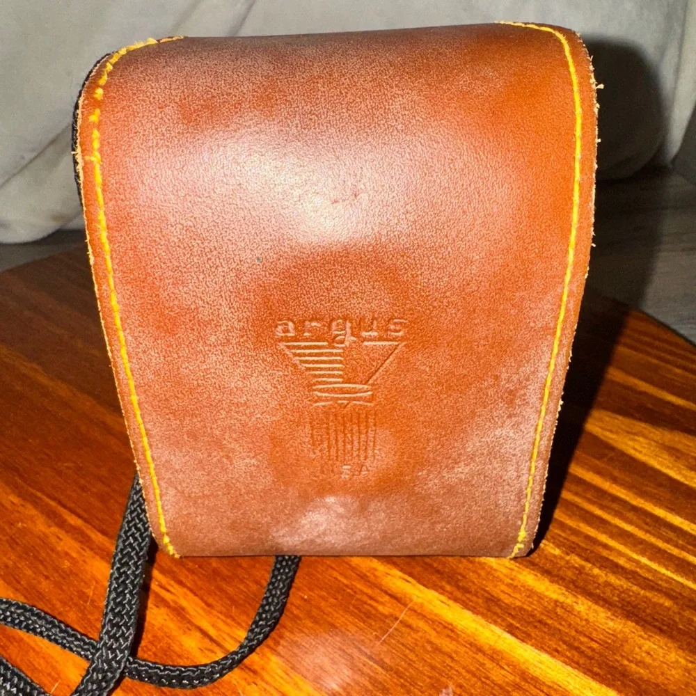 Vtg. Argus 75 Camera Seventy Five Collectible Camera/Photography w/leather Case