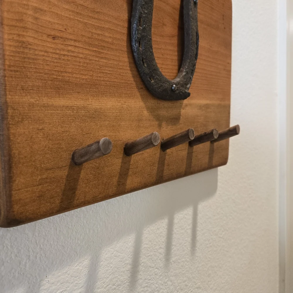 Handmade reclaimed pine wood gold rush era horseshoe wall hanging key hook 12x9