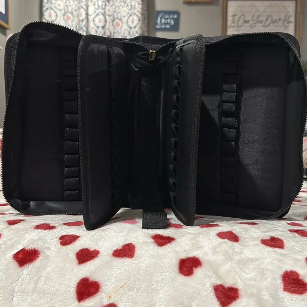 Rownyeon organizer case