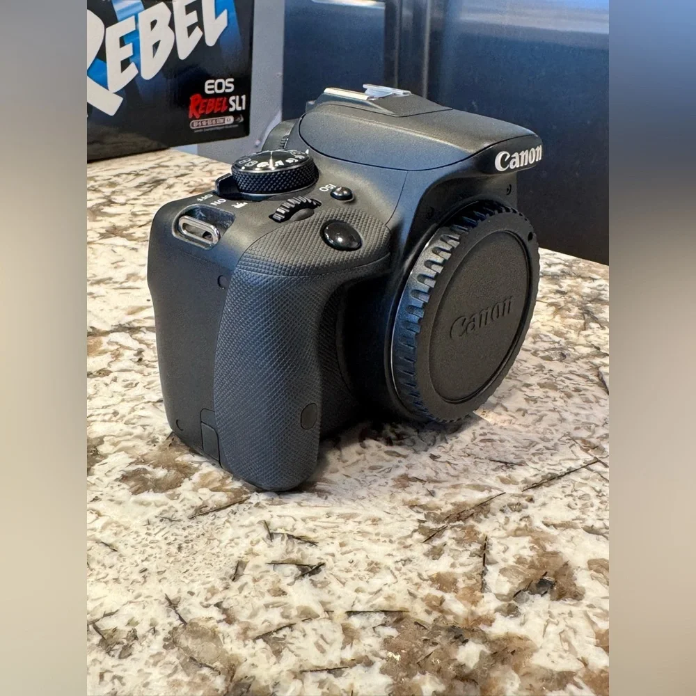 Canon EOS Rebel SL1 Camera CEF S 18-55.IS STM Kit with lenses