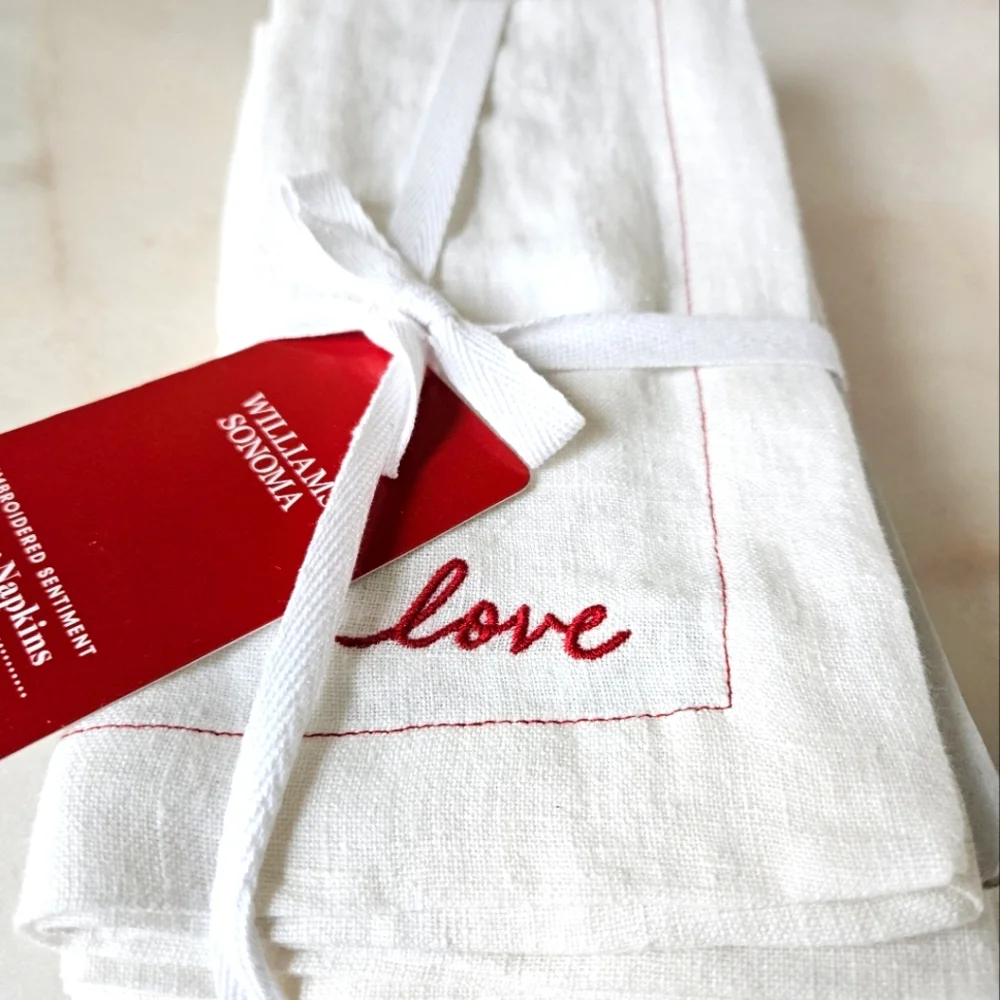 Williams Sonoma Valentine's table runner and napkins