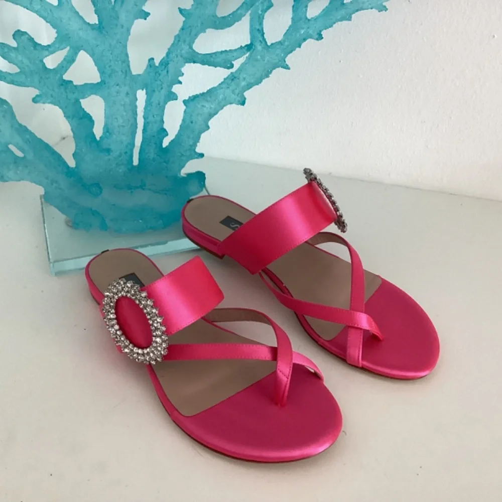 REDUCED SJP Sandals Flats 38.5 Pink Thong Rhinestones Leather Crystal Embellish