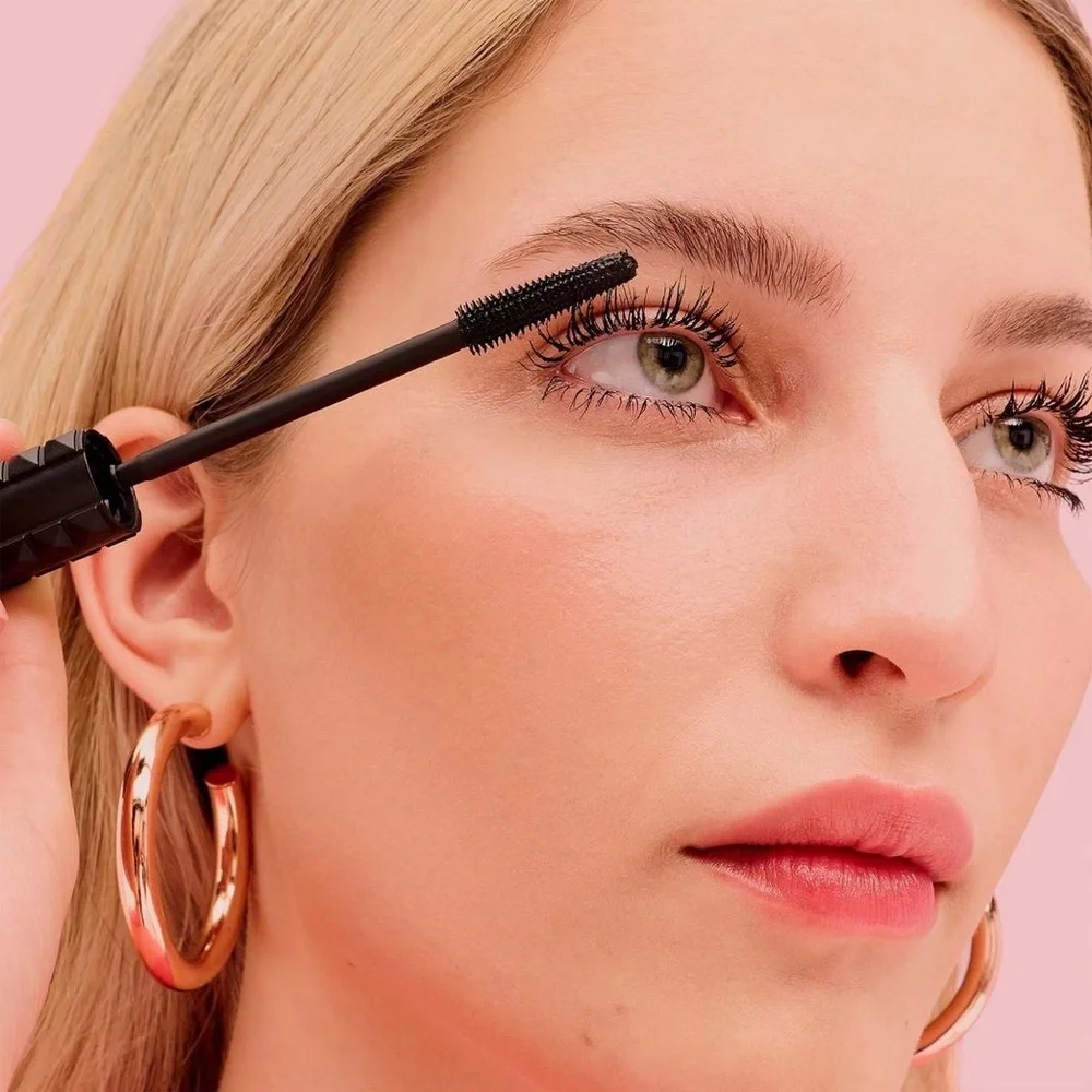 Benefit shop badgal