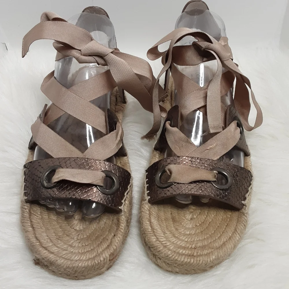 associated heel all