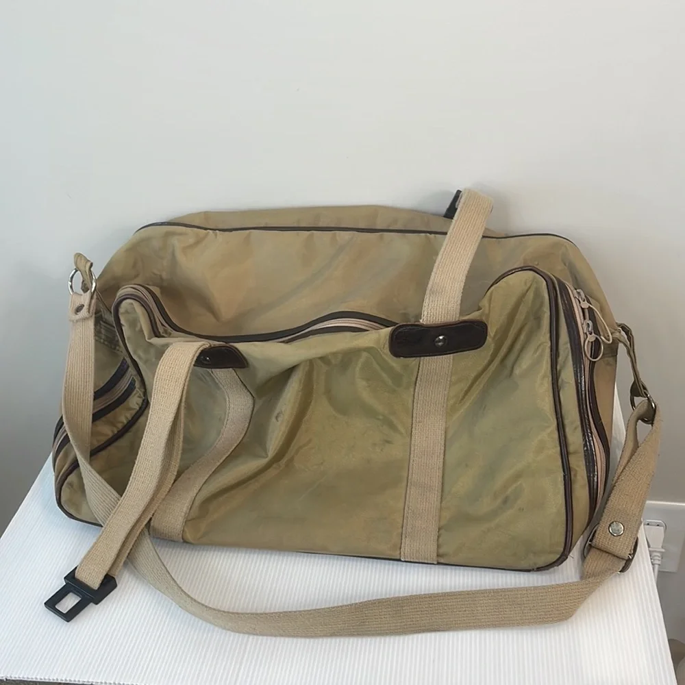 Samsonite duffel bag carry on size flawed