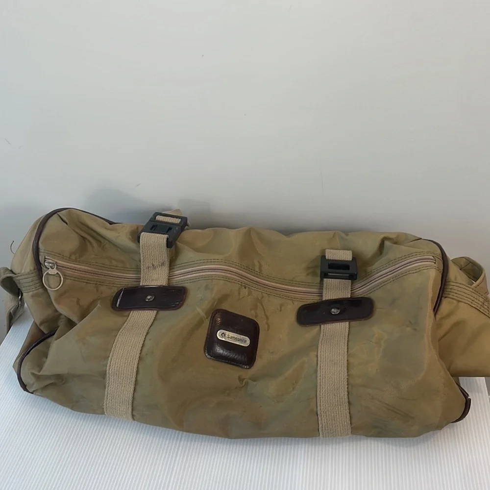 Samsonite duffel bag carry on size flawed