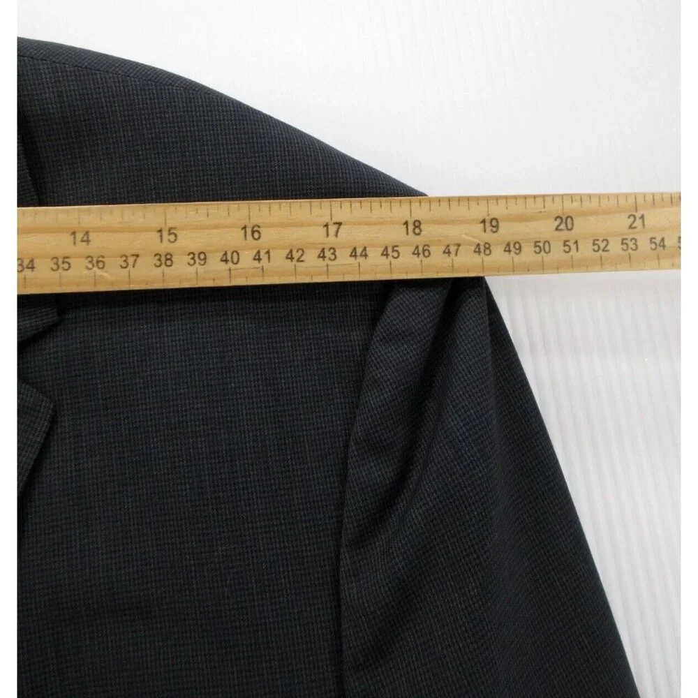 Jil Sander lapel vent front