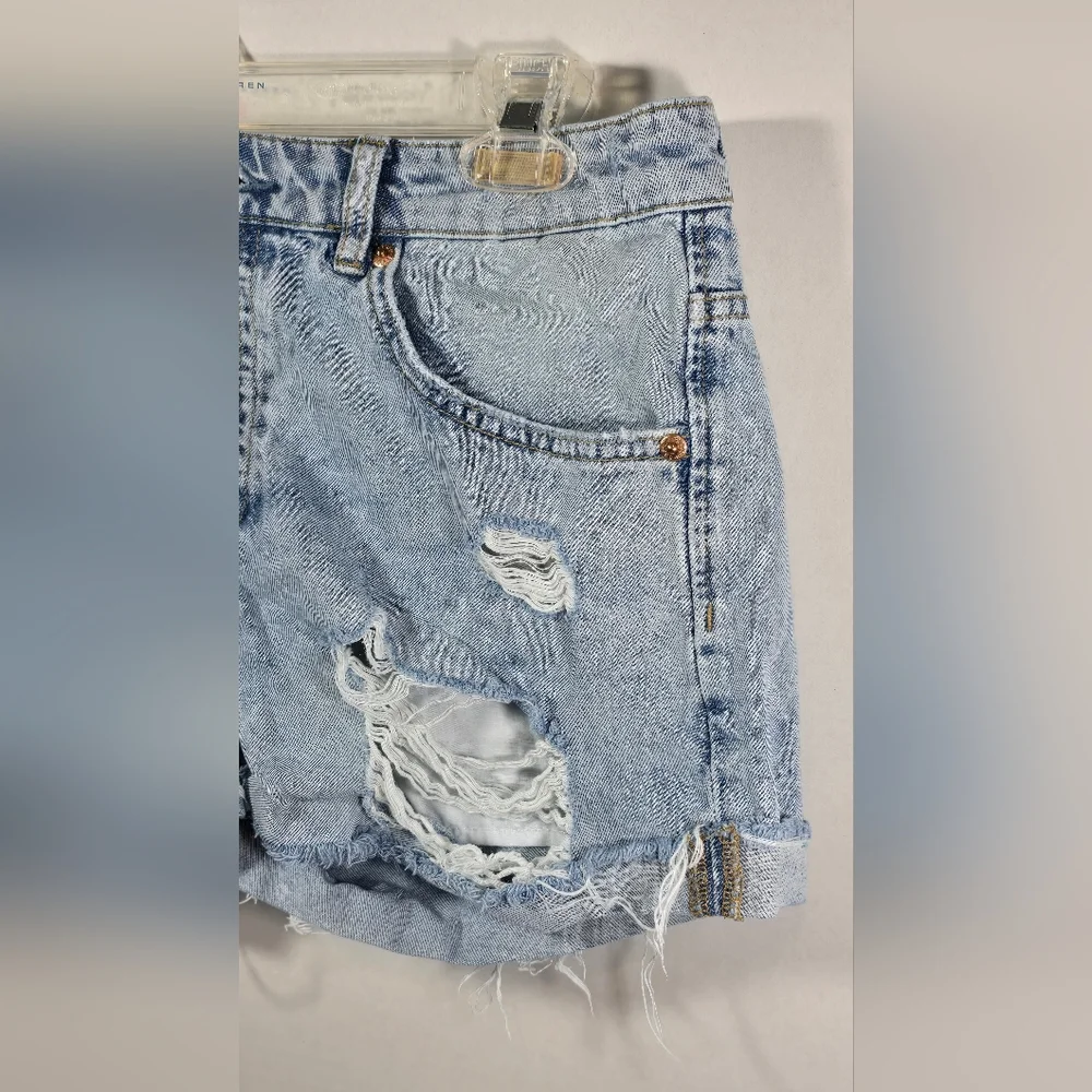 & Denim By H & M Boyfriend Shorts Distressed Women's Regular Waist Size 6