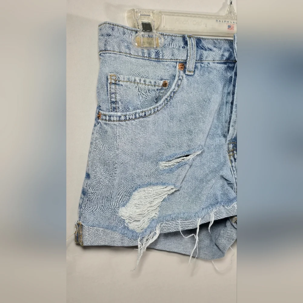 & Denim By H & M Boyfriend Shorts Distressed Women's Regular Waist Size 6