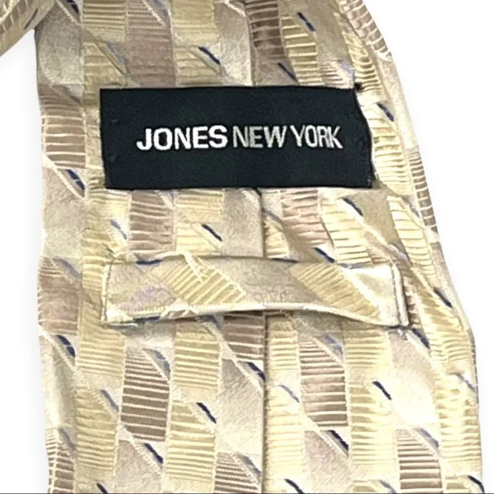 Jones New York cream beige