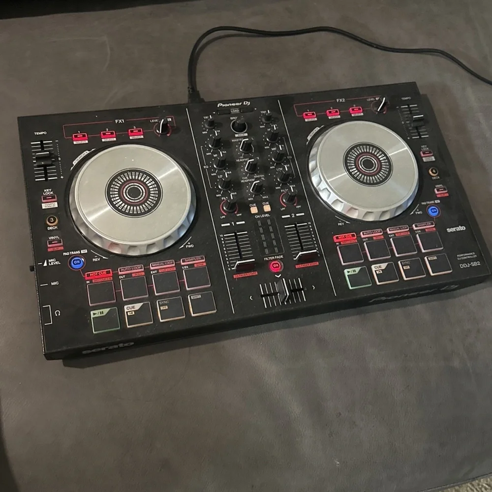 Pioneer DJ DDJ-SB2 Controller