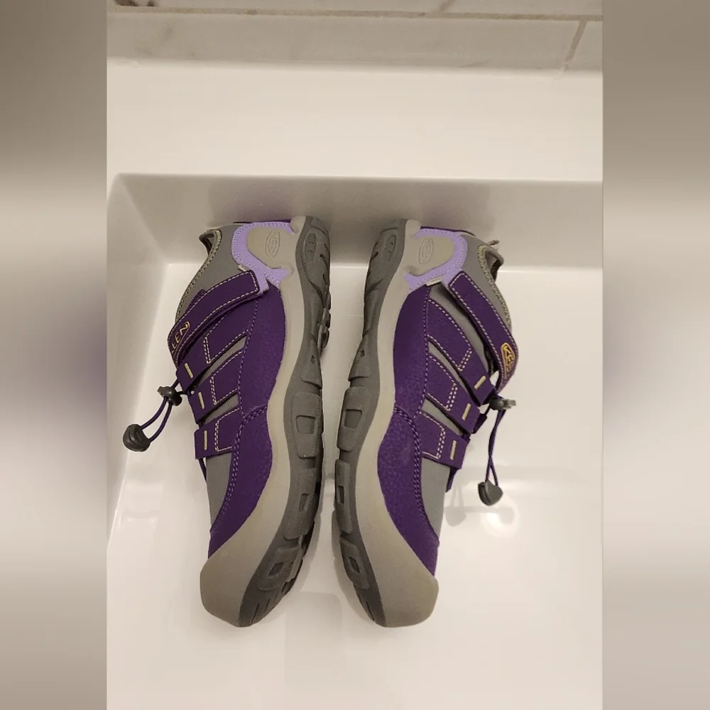 Keen kids howser