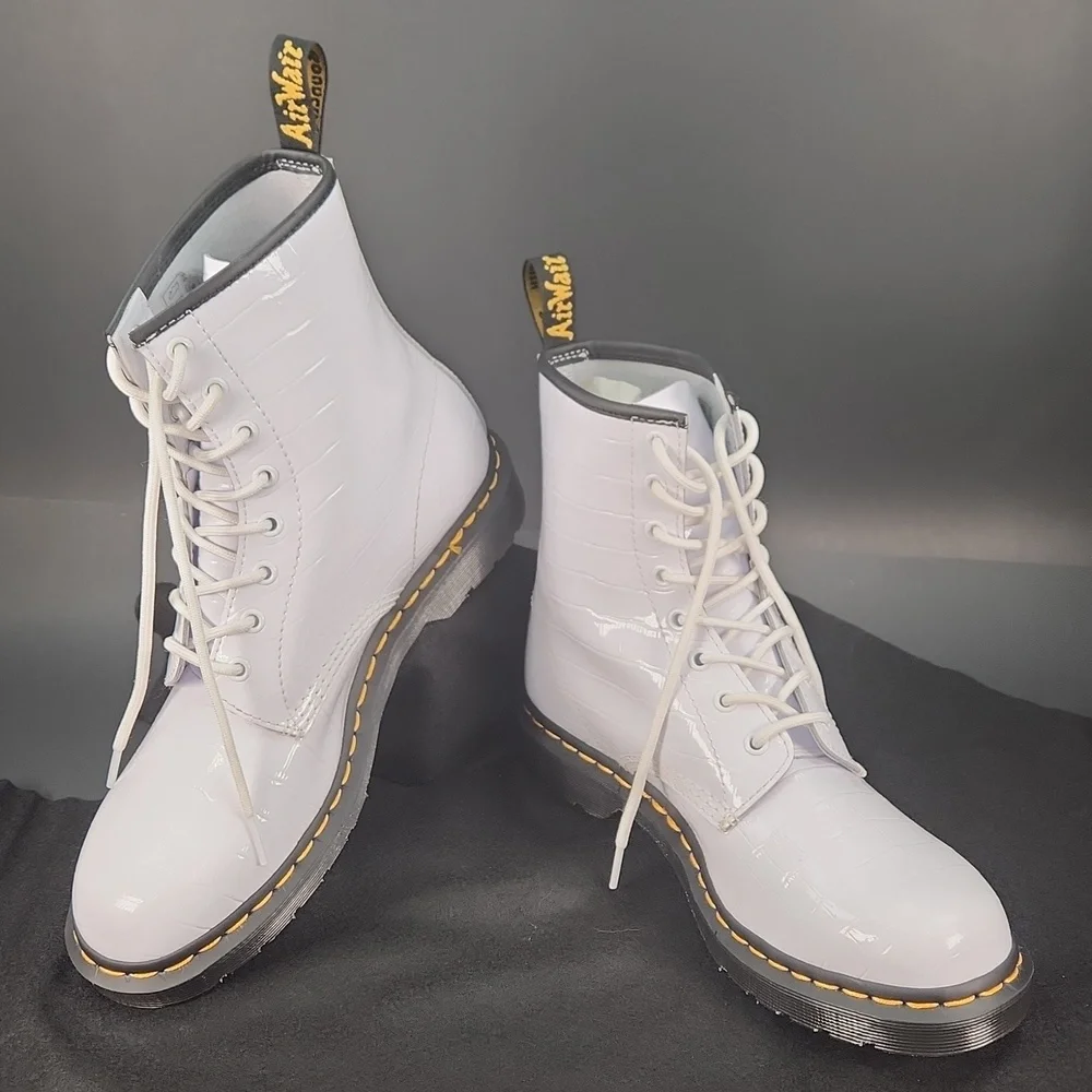 Dr. Martens 1460W Croc White 8 hole boots RARE DISCONTINUED STYLE