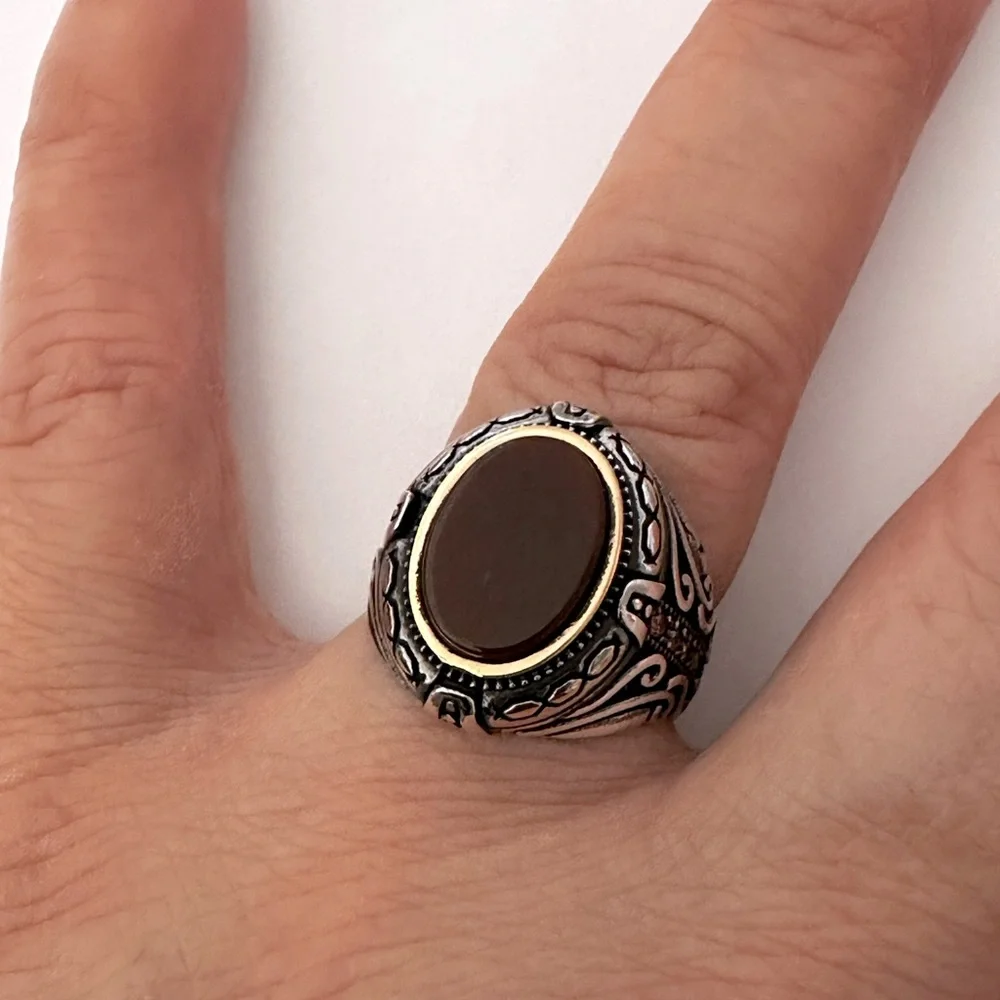 925 Silver stunning ring red oval stone