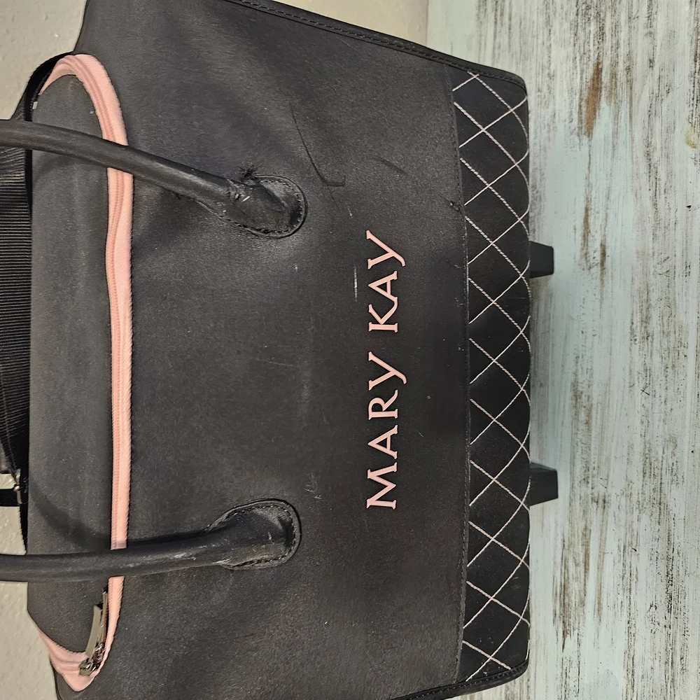 Mary Kay Black Cosmetic Bag with Pink Zipper All Three