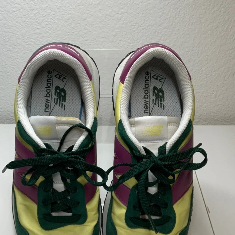 New Balance retro detail upper