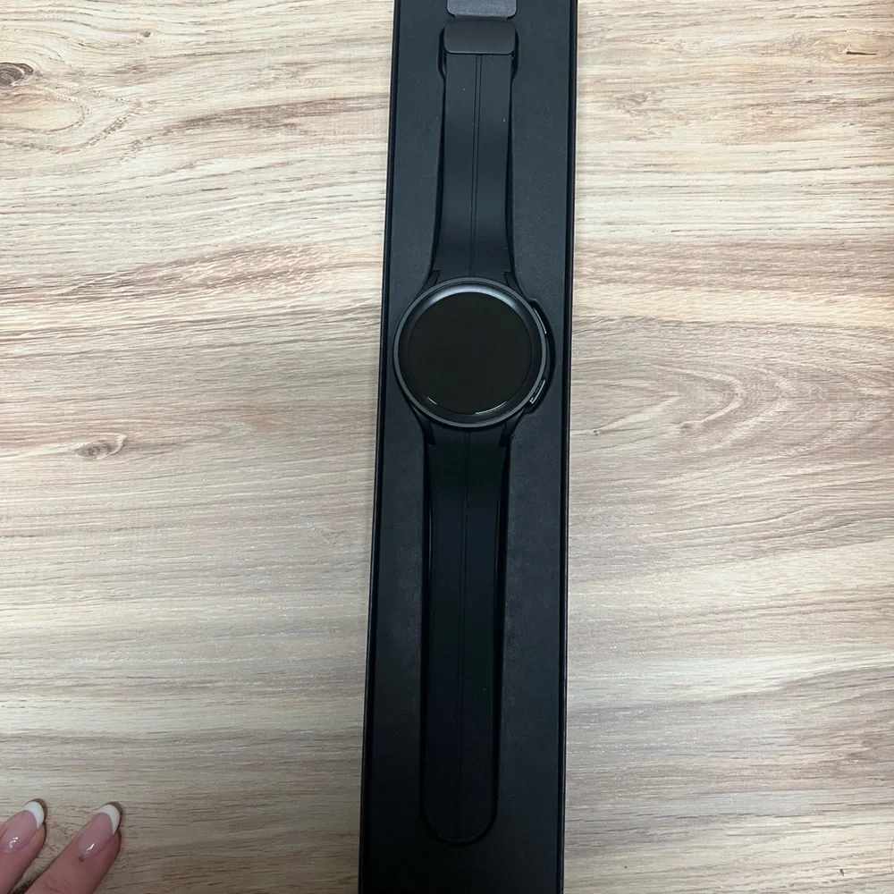 NEW Samsung Galaxy Watch 5 Pro 45mm Smartwatch GPS, Fitness Tracking - Titanium