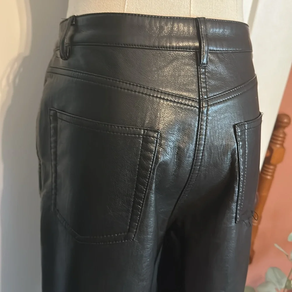 Aritzia Wilfred The Melina vegan leather black 6 high waisted straight leg pants