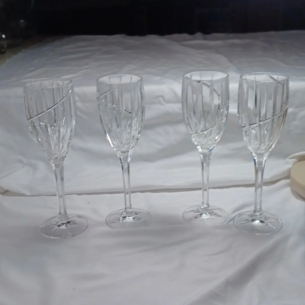 Mikasa Crystal Wine Glasses Mint Condtion Uptown Set 4 Gift For Wine…