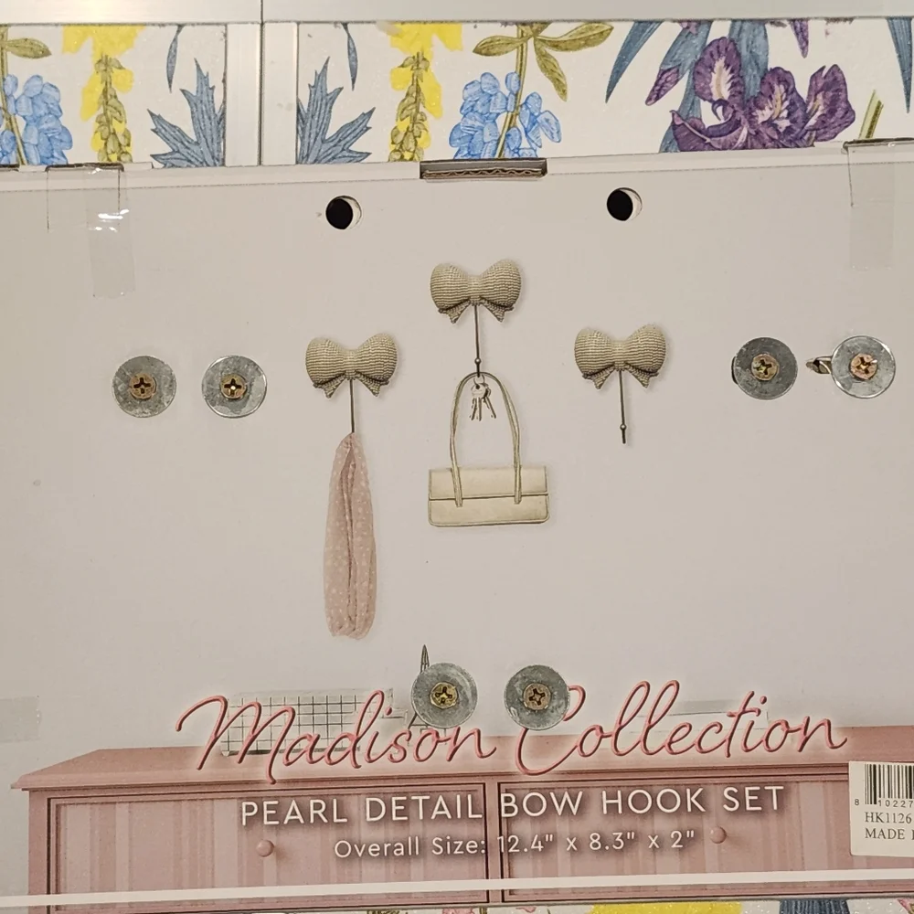 N/A trendy box hook
