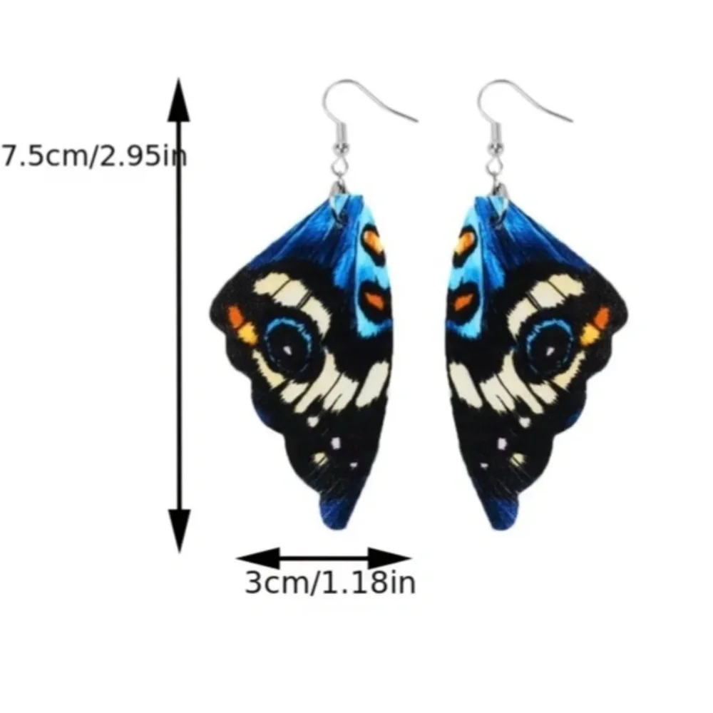 NWT Beautifully Detailed and Colorful Butterfly Wings Pierced Dangle Earrings!