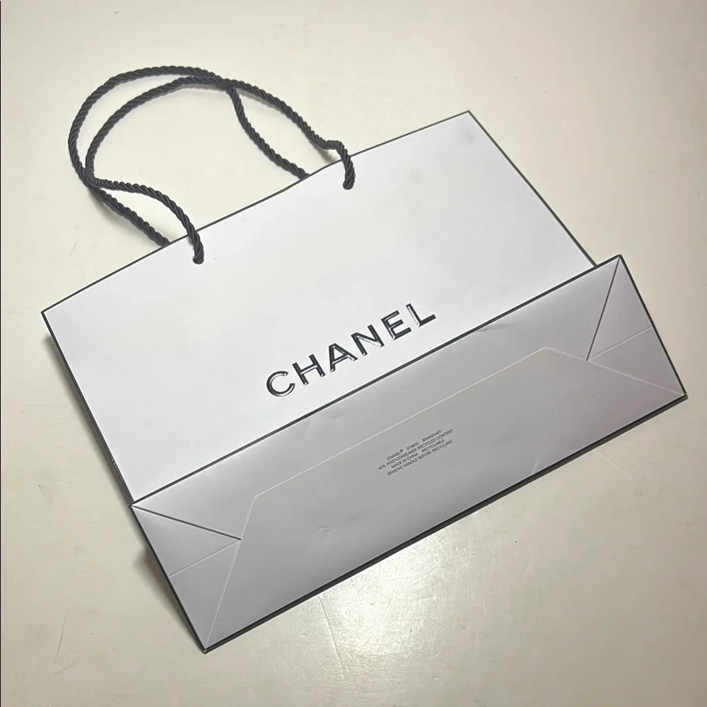 CHANEL elegant shopping
