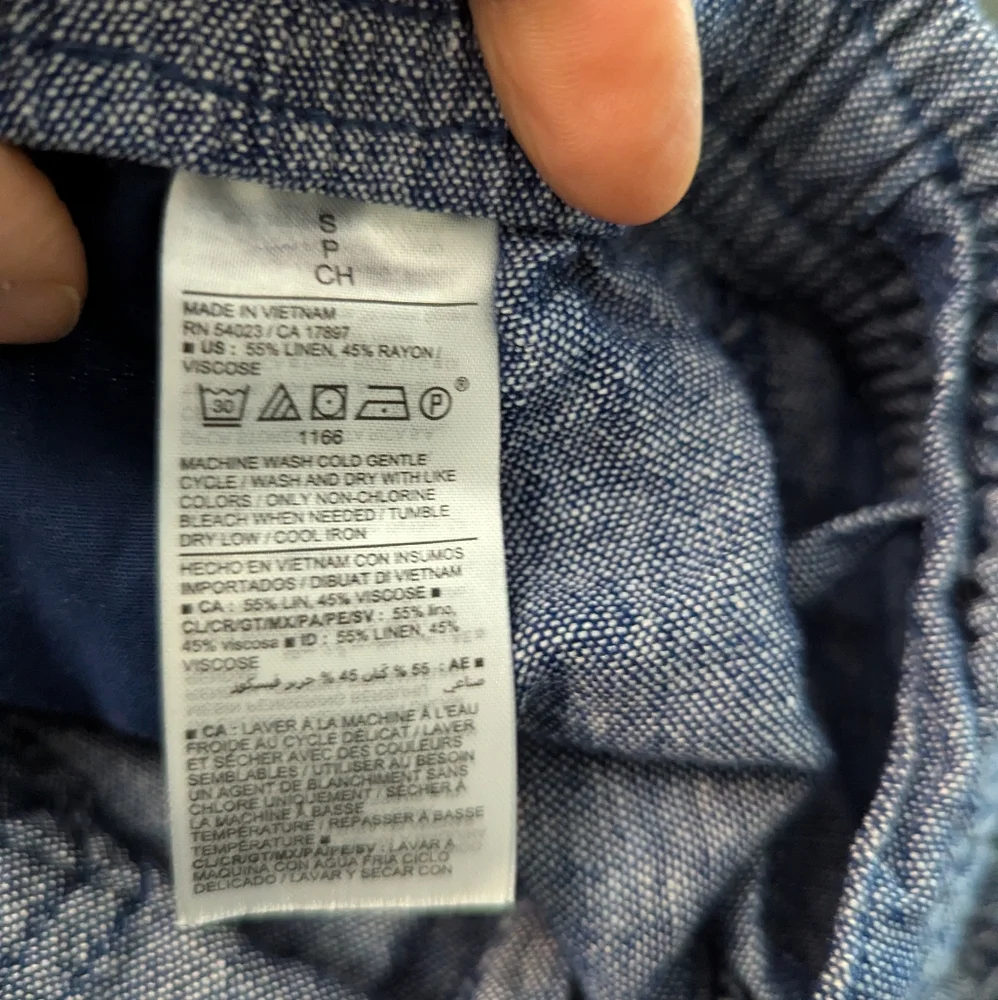 Old Navy High-Rise Linen Blend Chambray Shorts in Blue, Size Small