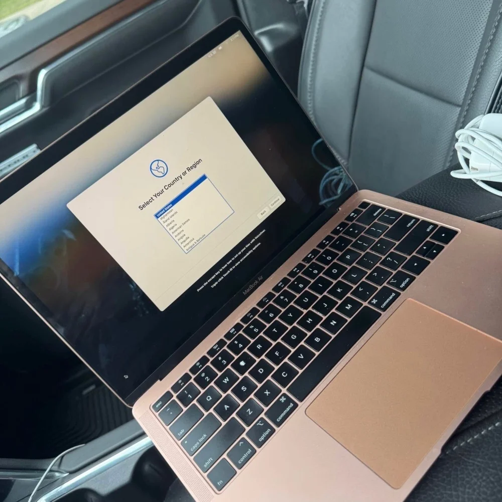 Apple sleek macbook