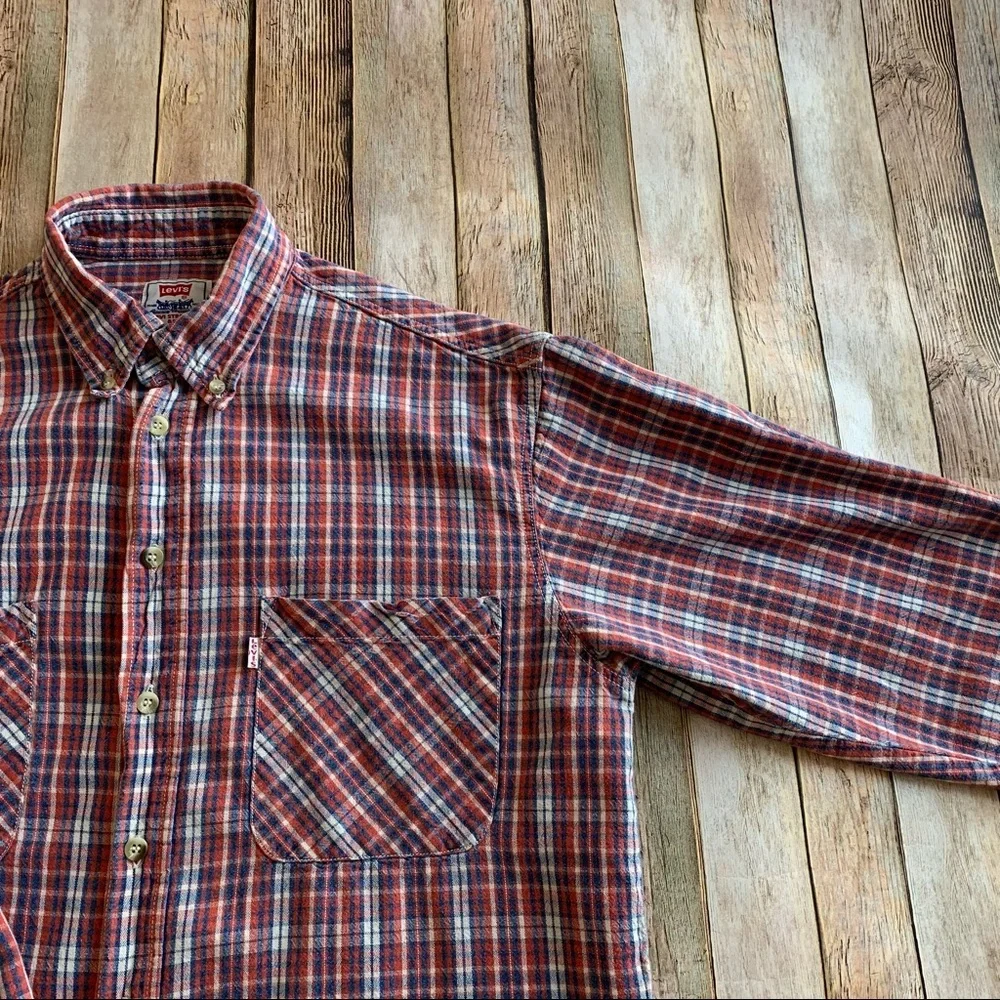Levi’s men’s plaid casual button down shirt