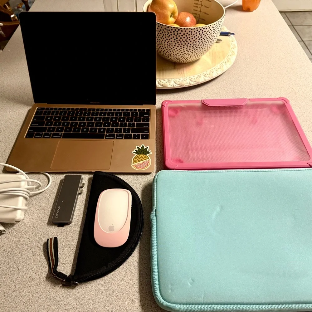 Apple MacBook Air - Gold